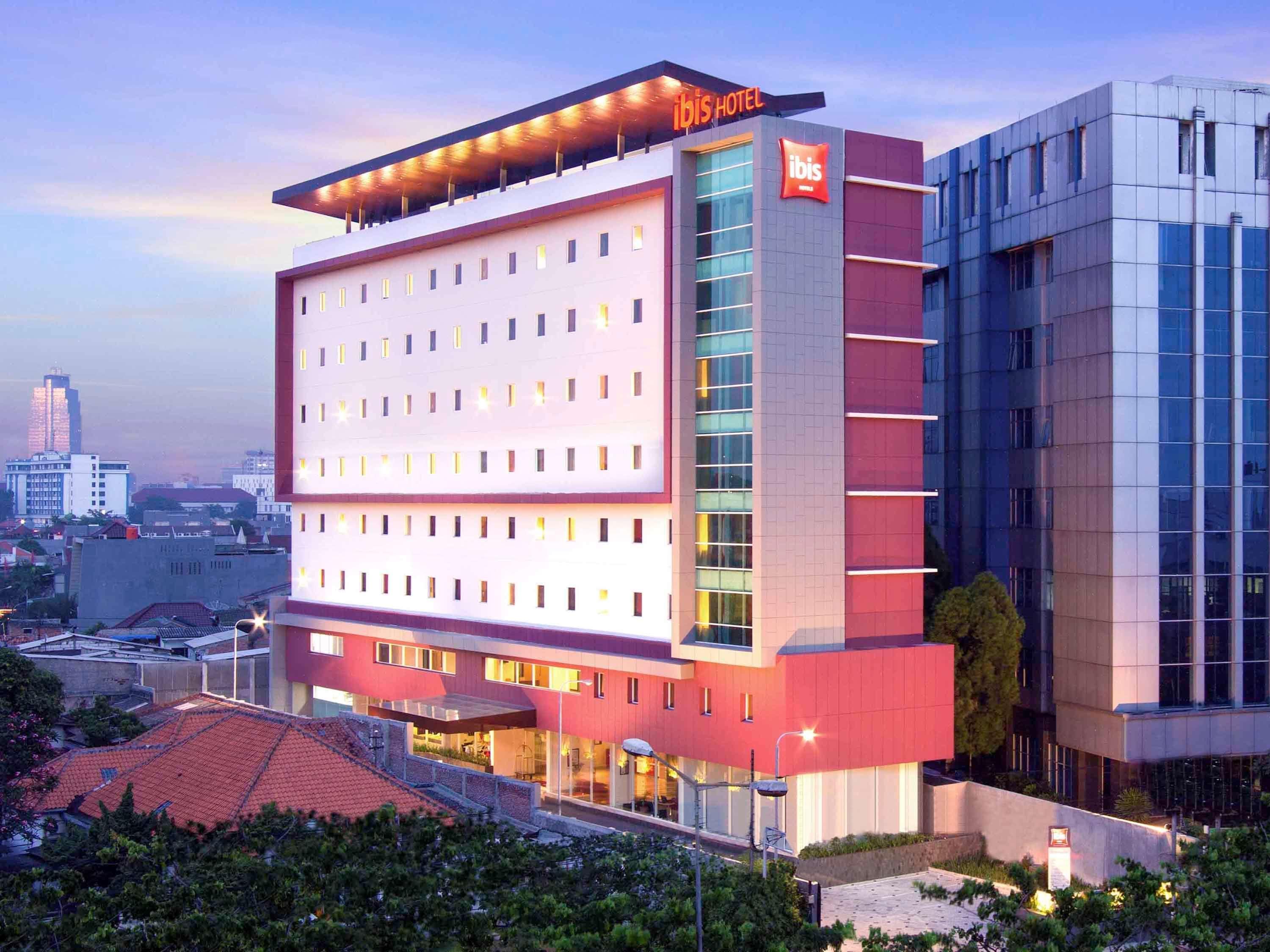 Ibis Jakarta Senen Exterior photo