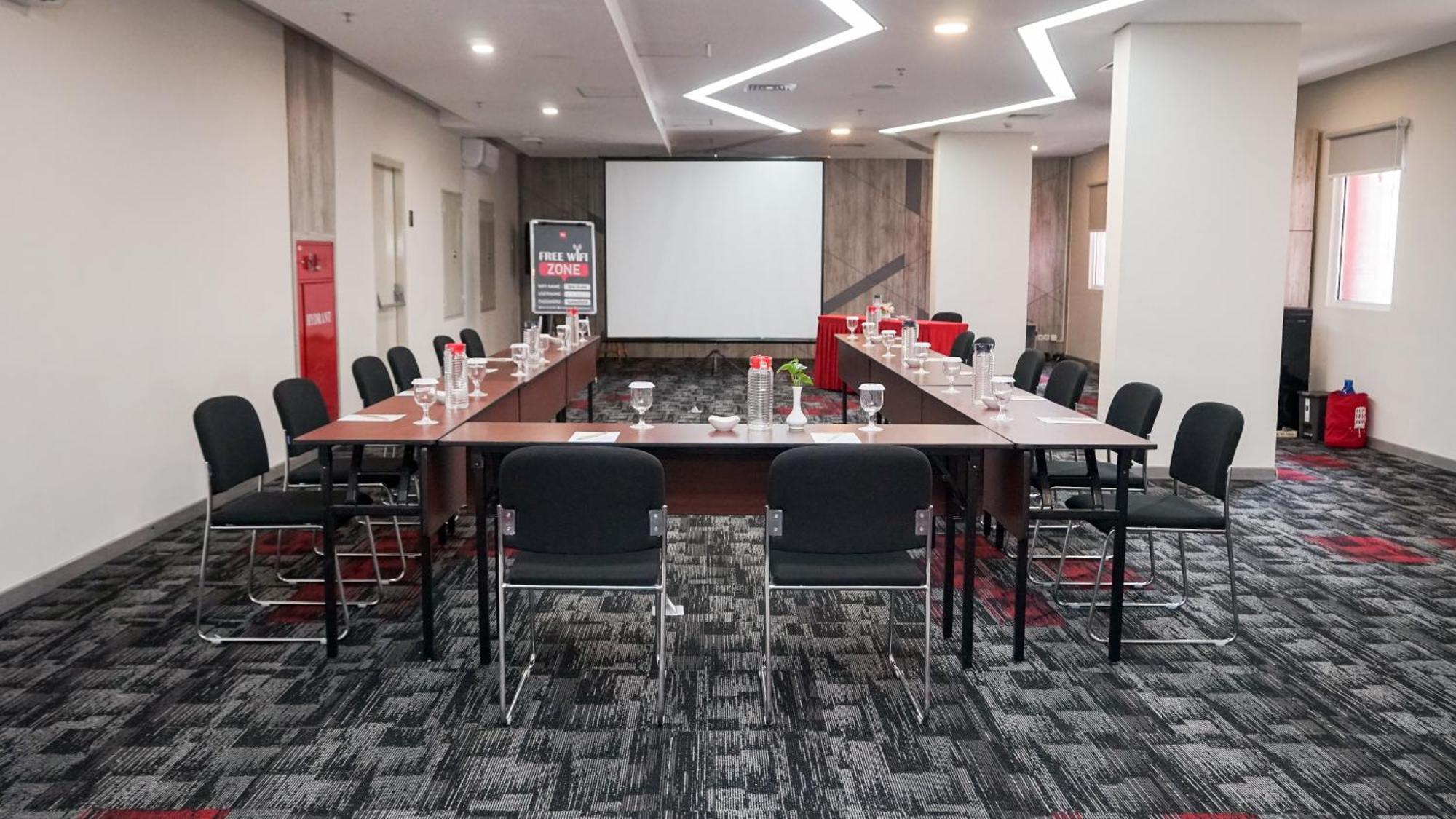 Ibis Jakarta Senen Exterior photo